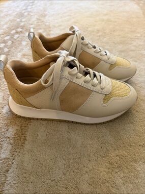 J McLaughlin Emerson Neutral Beige & Cream Casual Sneakers Women’s size 7